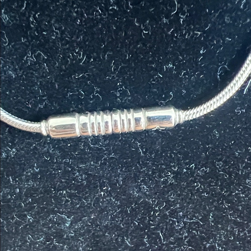 Their Rounded Bar Elegant Silver Necklace View 4